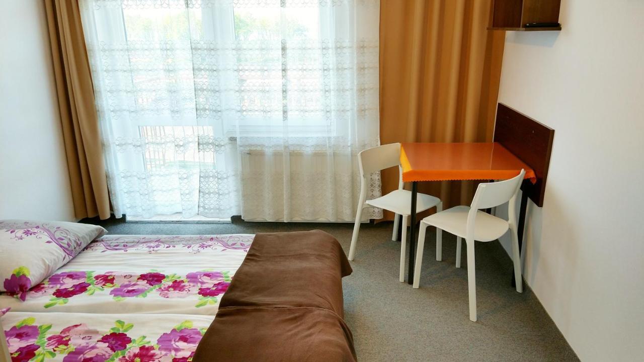 Klif Pokoje Goscinne W Centrum Blisko Morza Ustronie Morskie Esterno foto